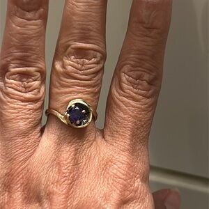 Elegant Gold and Purple Women's Ring